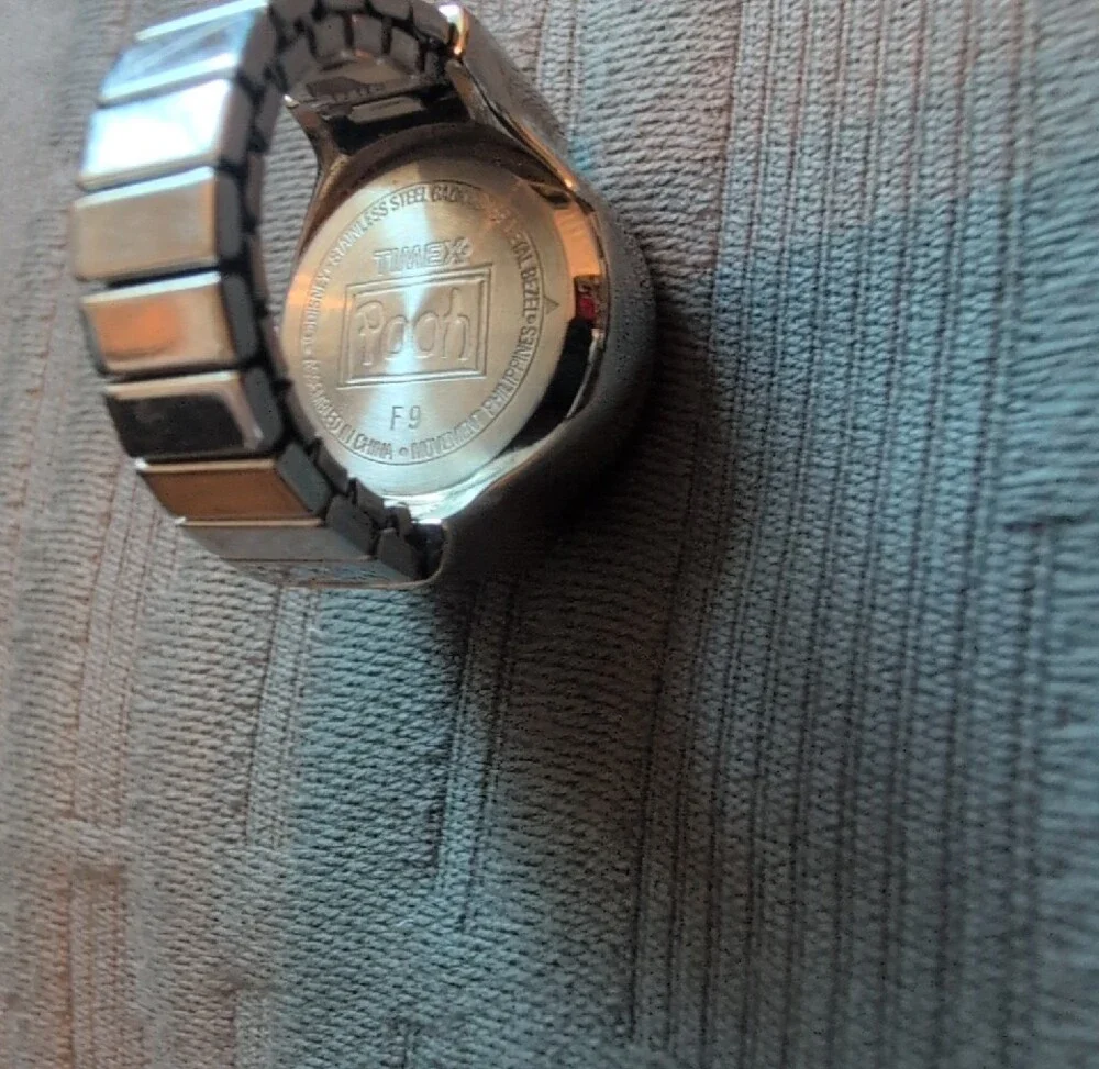 Timex Vintage 90s Winnie The Pooh Ring Watch - Picture 2 of 4
